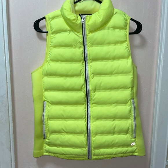 GapFit Neon Yellow Puffer Vest - Picture 1 of 2